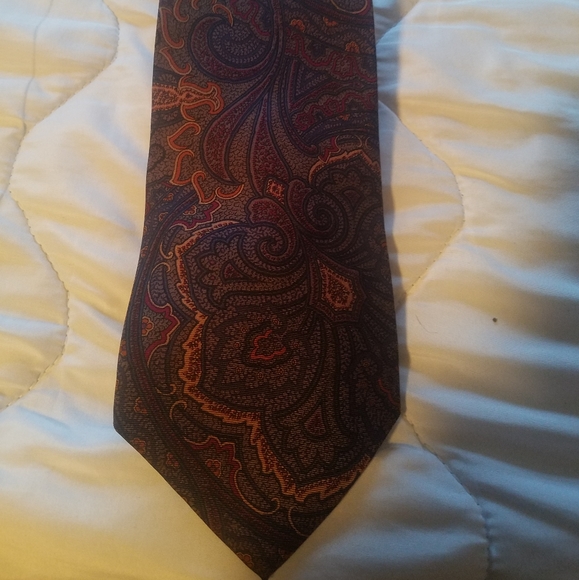 Brooks Brothers paisley patterned ties - Picture 6 of 8